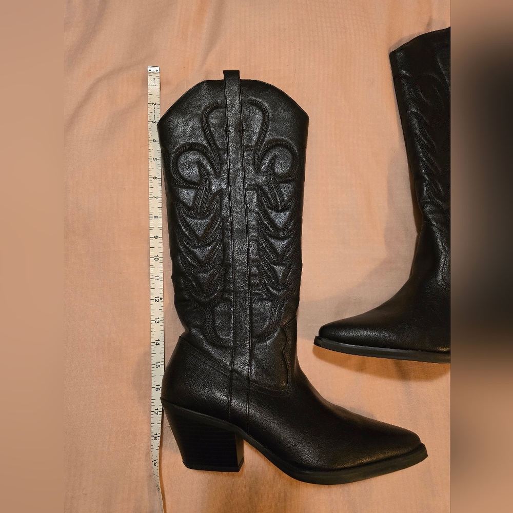 Like NEW Black Western Faux Leather Embroidered Cowboy Boots | Size 10M - Picture 6 of 11